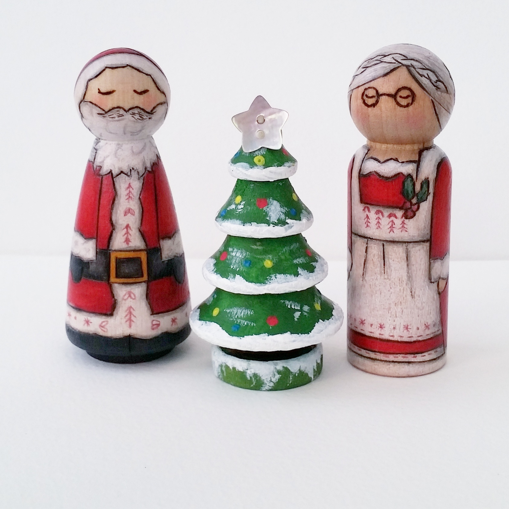 Christmas Peg Dolls Santa Mrs Claus