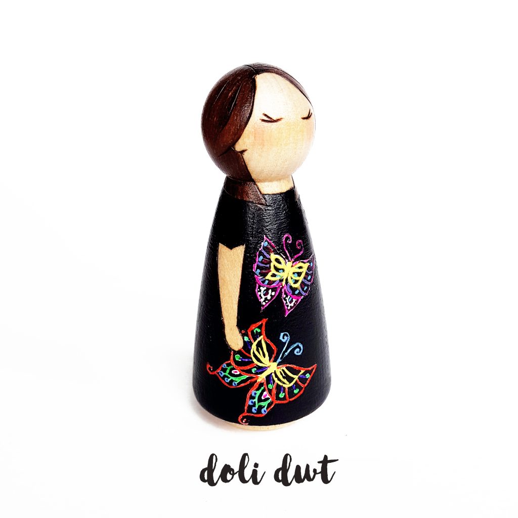 peg doll lady, mum peg doll, peg dolls, peg dolls uk, peg doll family, personalised gift, personalised peg dolls, custom peg dolls