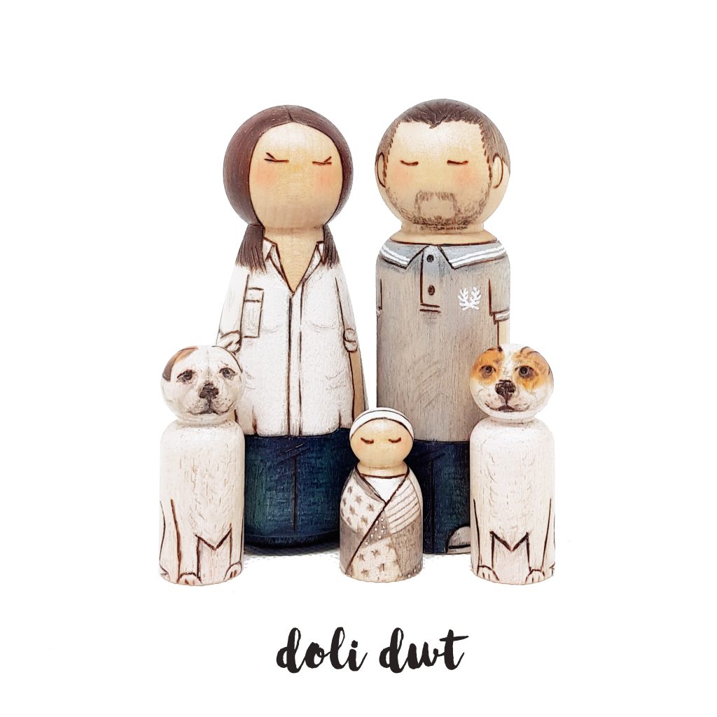 Unique gift, peg doll family, personalised peg dolls, peg dolls uk